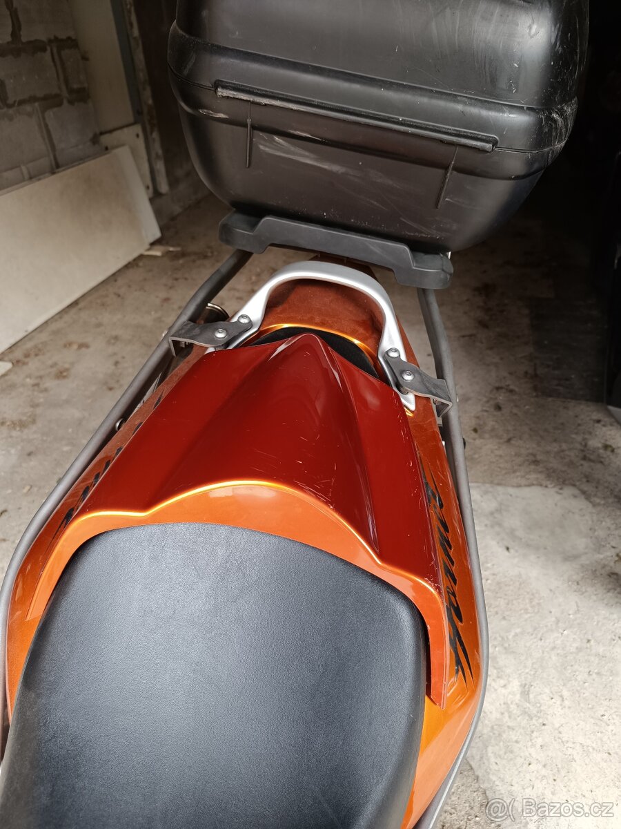 Honda Hornet 600 - 12