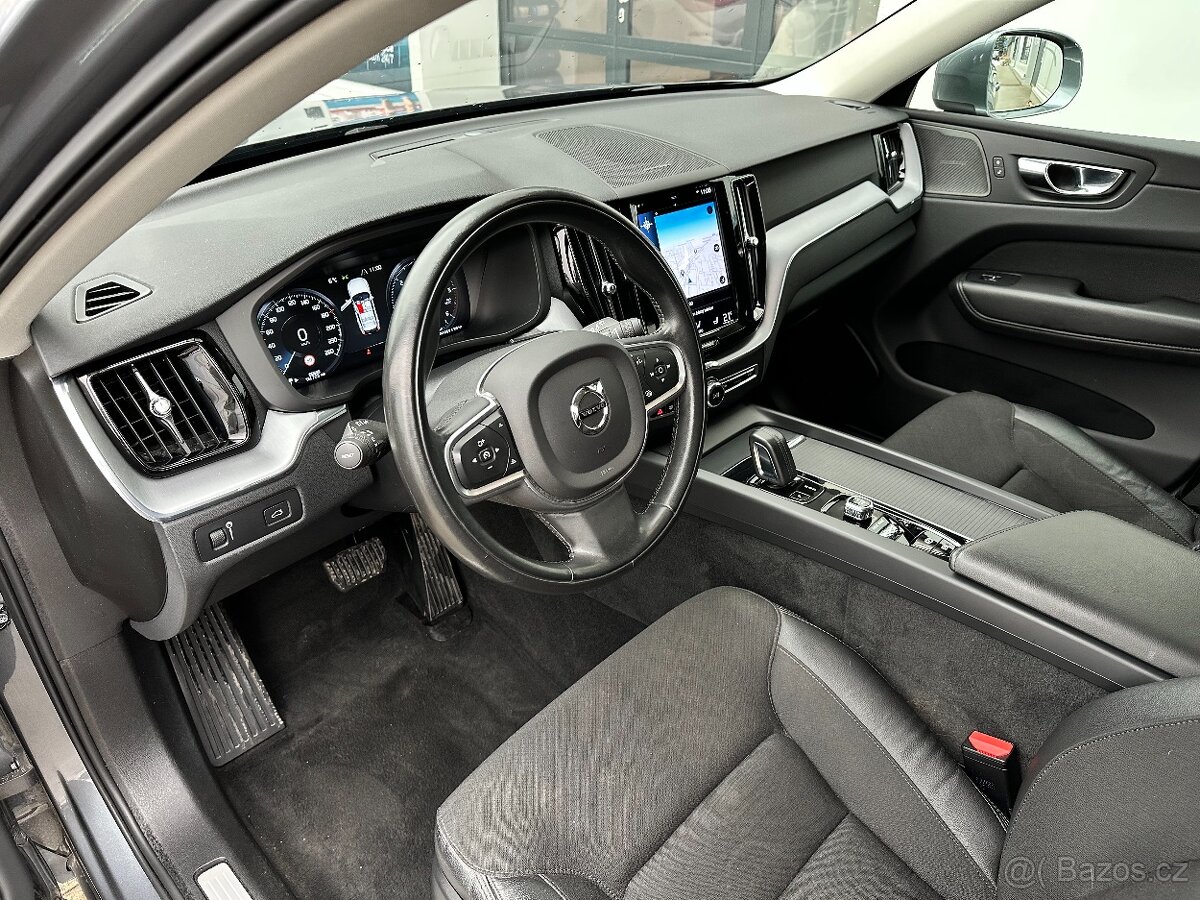 •VOLVO XC60 B4 AWD MOMENTUM PRO, KEYLESS, TAŽNÉ• - 12