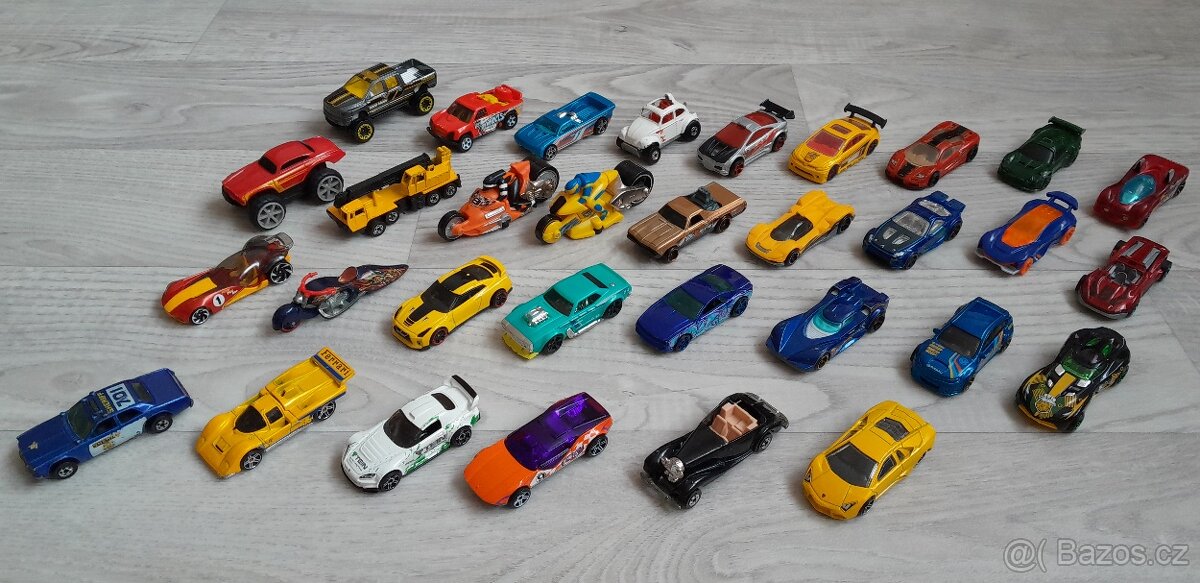 autíčka - angličáky Hot Wheels - 12