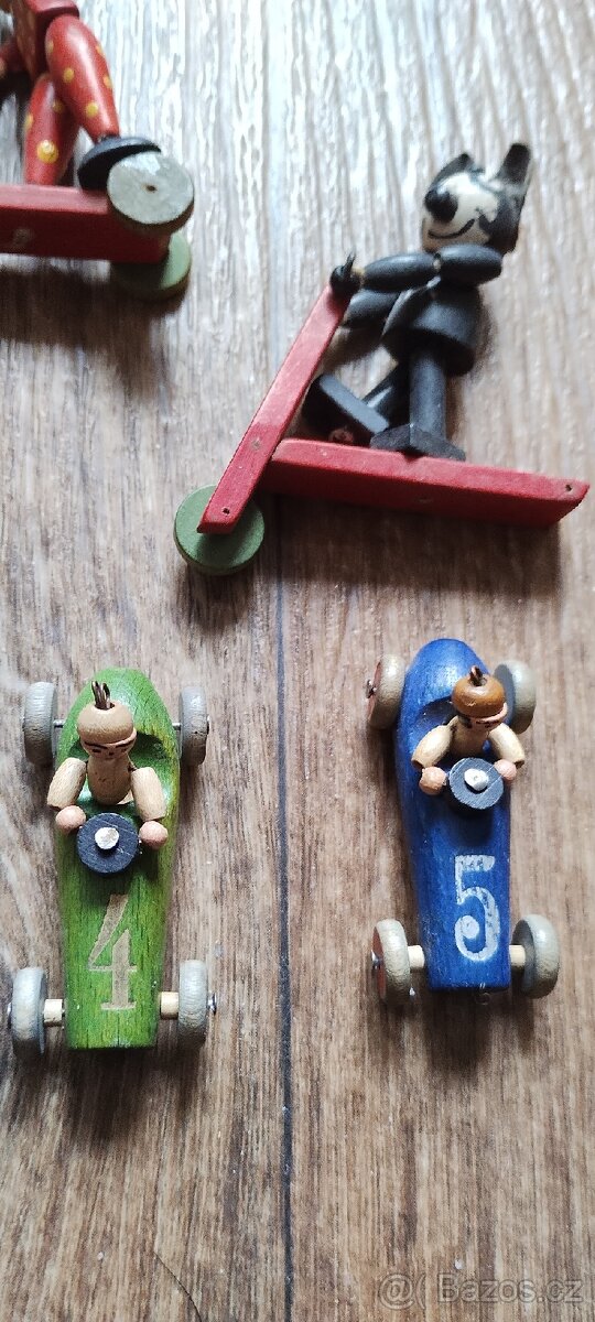 Dřevěné figurky a autíčka - 12