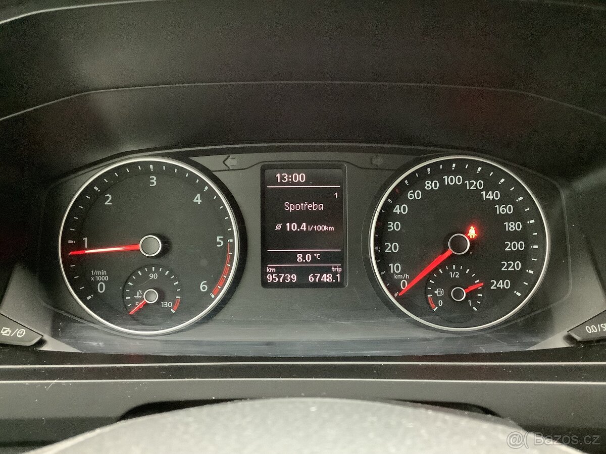 VW T6 Transporter, 8 míst,tažné - 12