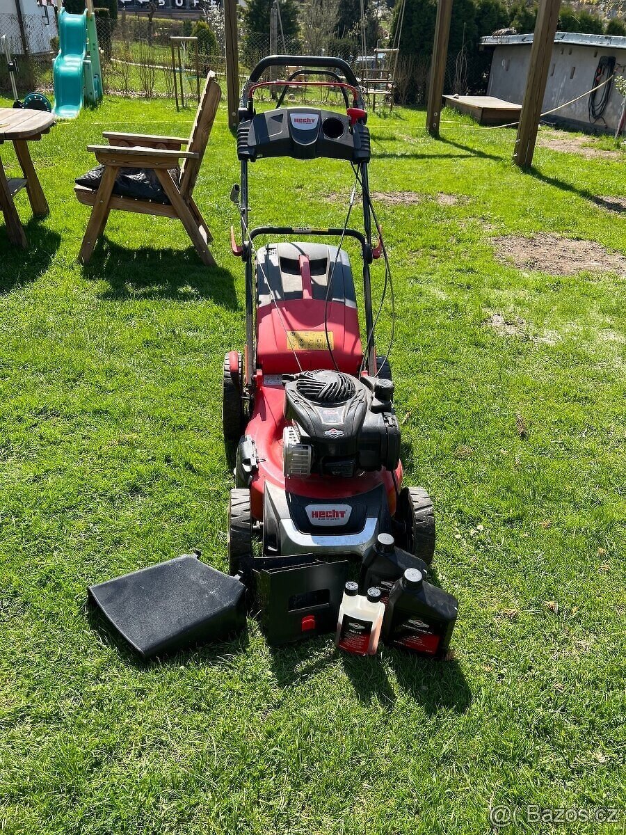 Sekačka HECHT s pojezdem Briggs & Stratton - 12
