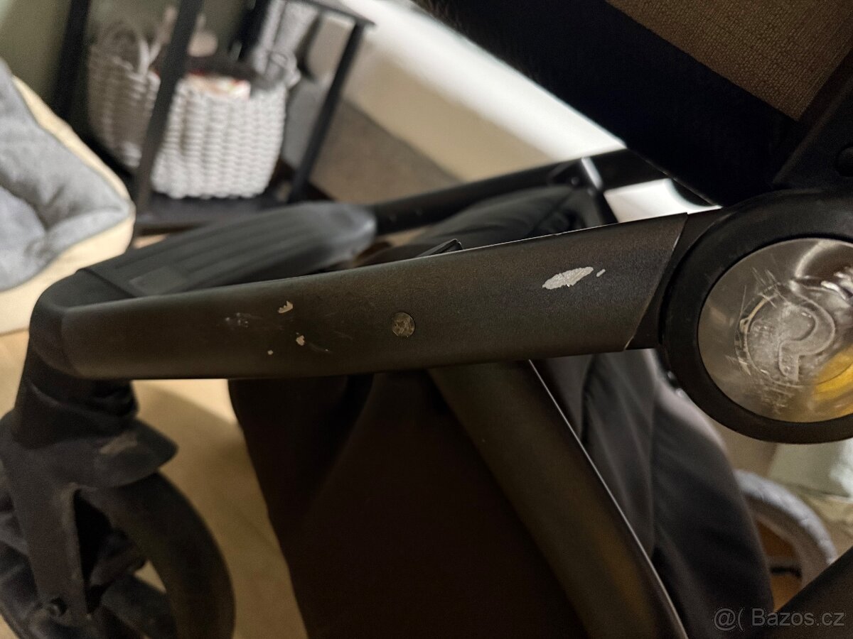 Kočárek roan bass next - 12