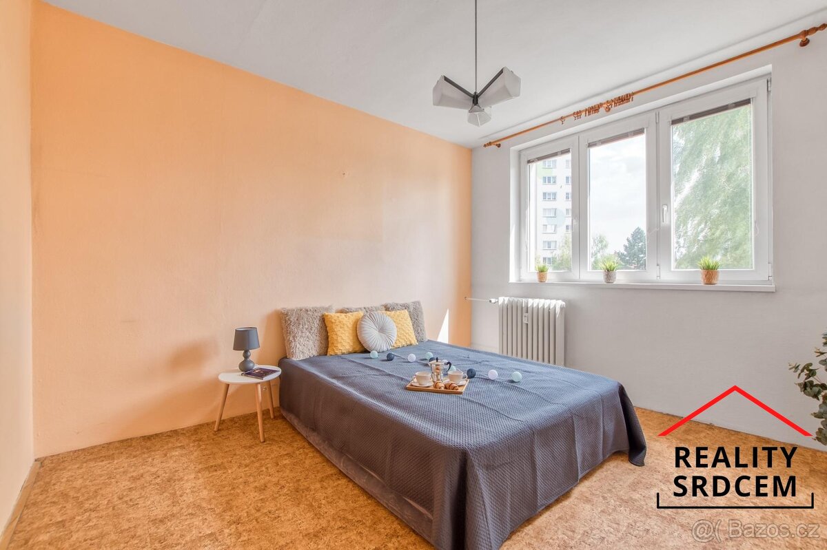 Prodej bytu 2+1, 63 m2, šatna + balkon, Masarykova třída, Or - 12