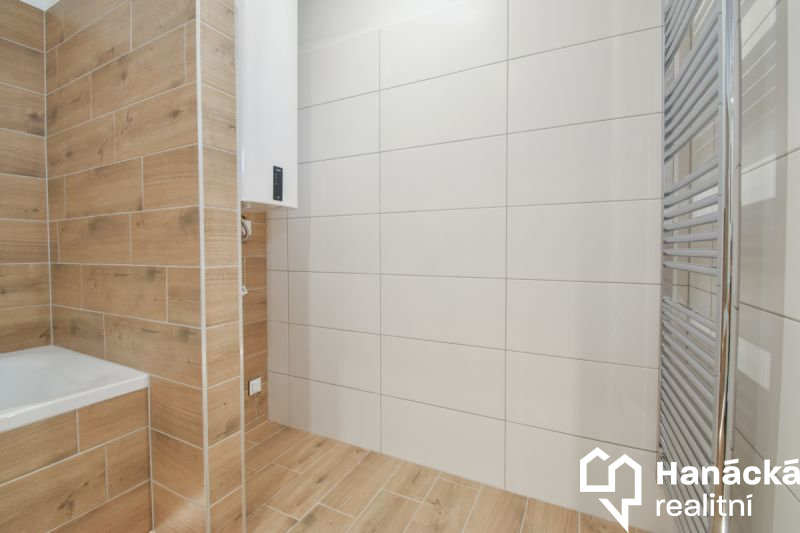 Prodej hezkého bytu 3+kk u Olomouce - 12