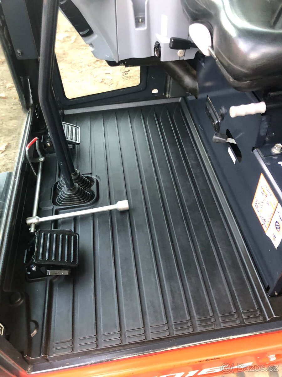 Minibagr KUBOTA KX 016 - 12