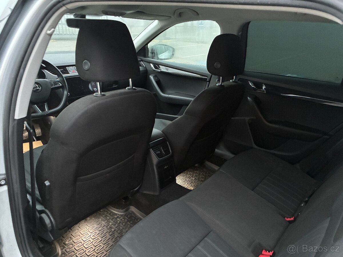 Škoda Octavia 2.0TSI 140kW AUTOMAT STYLE DPH - 12