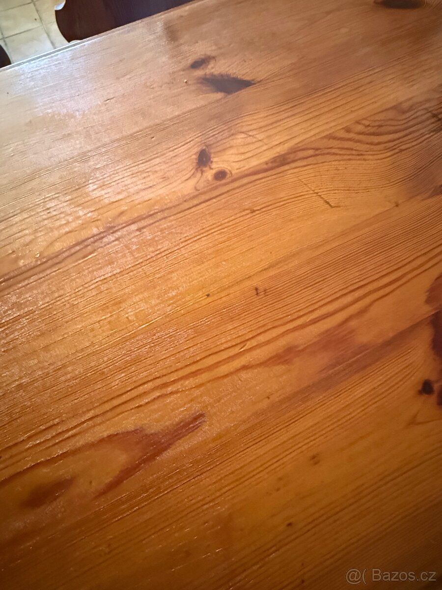 Masivní stůl s židlemi - 12