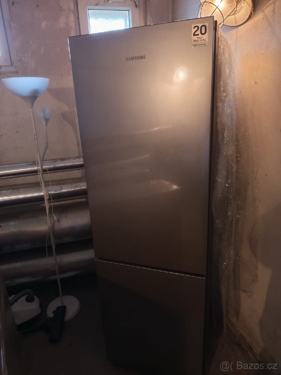 lednička, pračka, skříně - 12