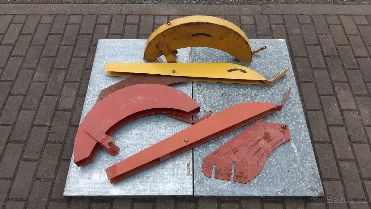 HŘÍDEL, STŮL S LIŠTOU/// též celou Cirkulu HOP, HVP - 12