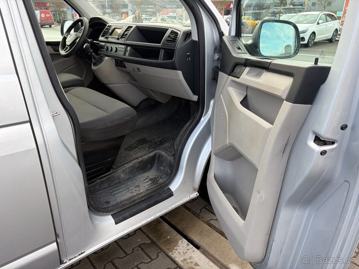 Volkswagen Transporter 2.0 TDi 1.maj.ČR 9míst long - 12