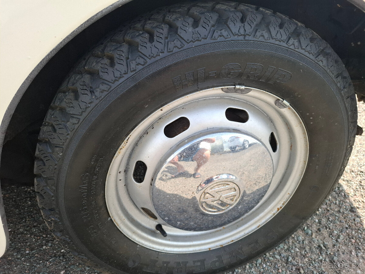 Prodám veterána VW Brouk 1200 rv:1976 - 12