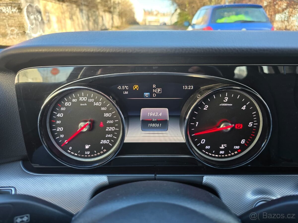 Mercedes Benz E400d,4MATIC,3.0D,250kW,rok 12/2018 - 12