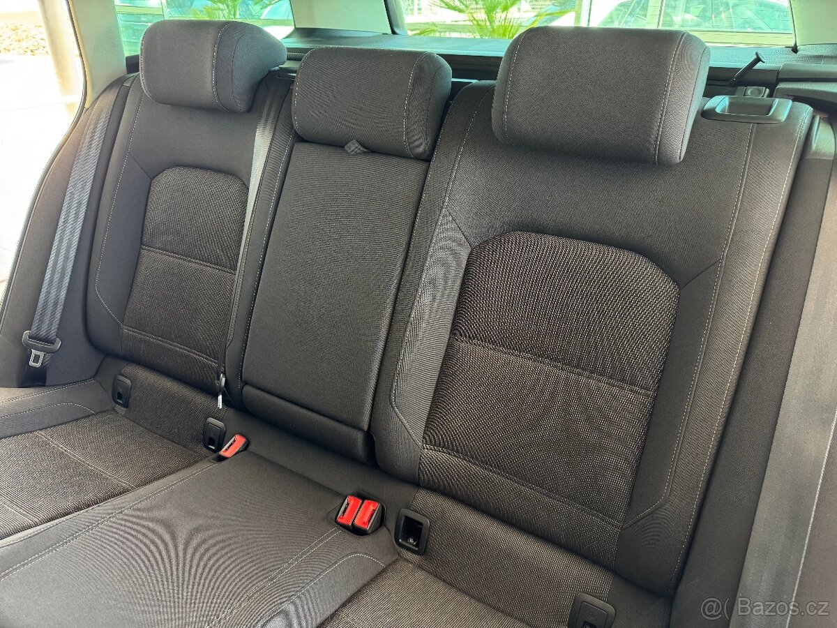 Volkswagen Passat 2.0TDI DSG 110kW Navi - 12