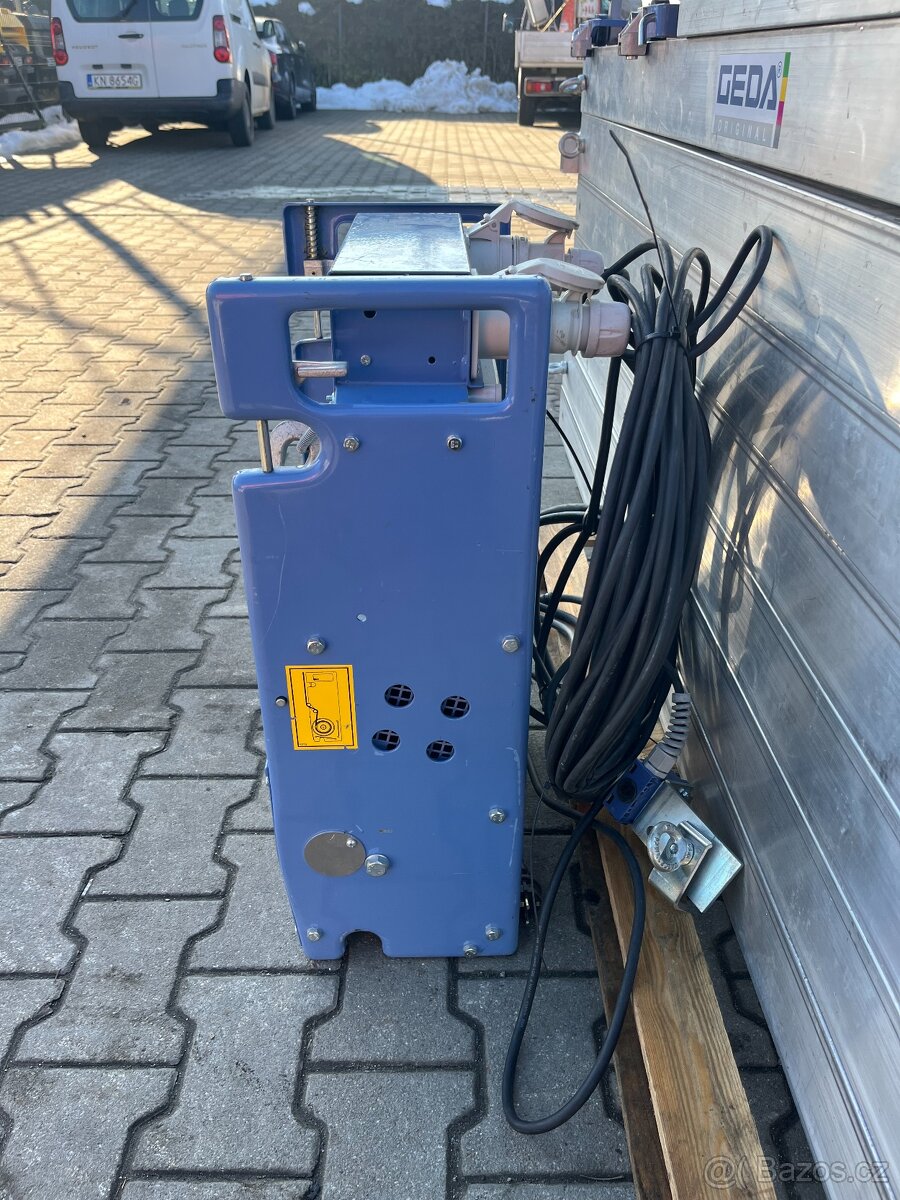 Šikmý výtah žebříkový, střešní výtah Geda Lift 250, 16m - 12
