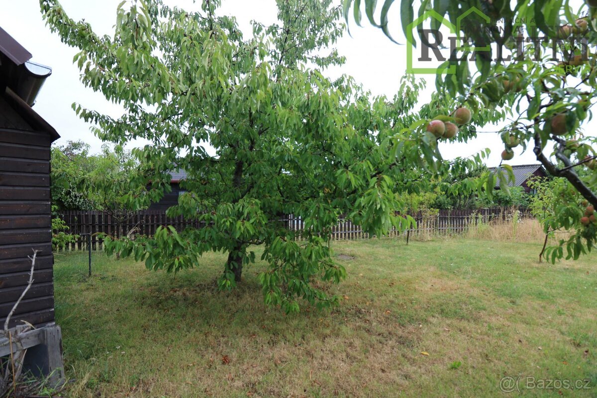 Prodej pěkné chaty v žádané zahrádkářské osadě v Praze 5- Zb - 12