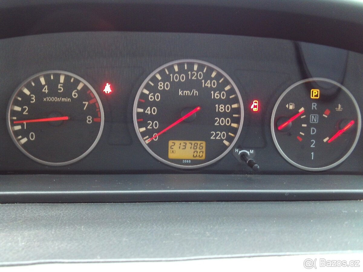 Nissan X-TRAIL 2,5 benzin - 12