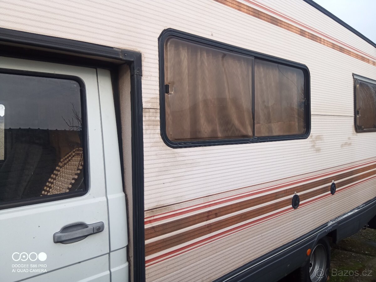 Obytné Iveco Daily - 12