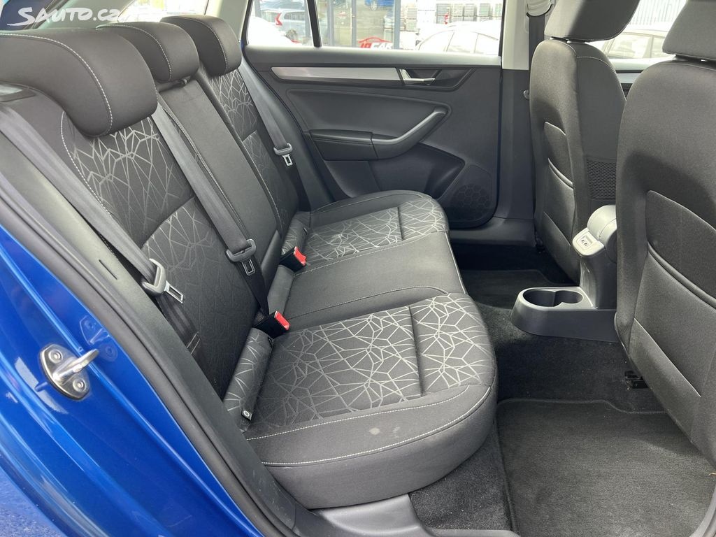 🚗 Škoda Rapid Spaceback Clever 1.0TSi 70kw 2018 - 12