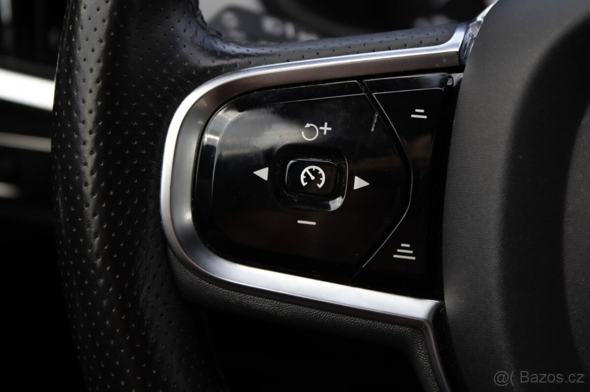 Volvo S90 D4 2.0L Drive-E Momentum A/T8 - 12