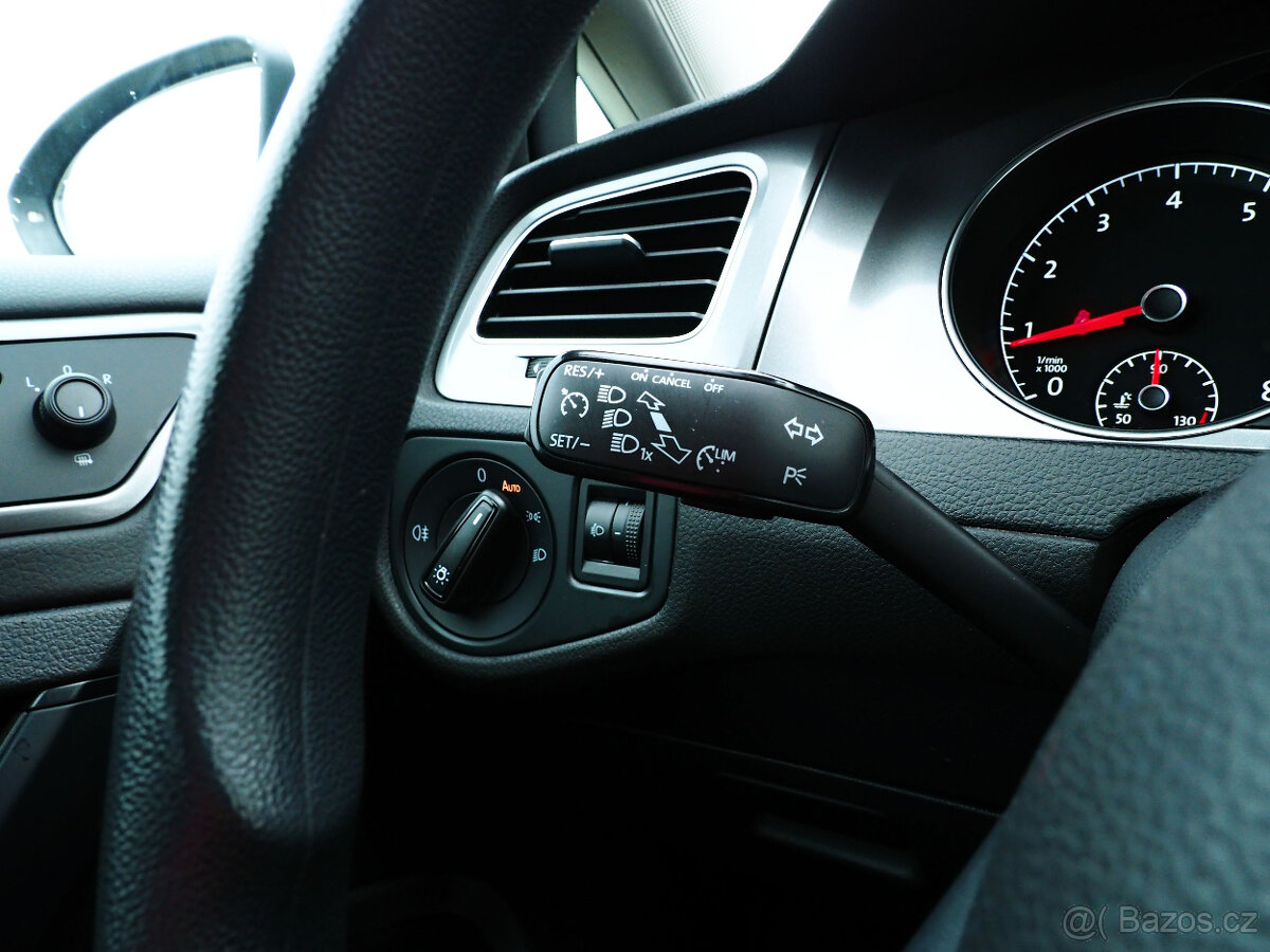 VW Golf 7 1,2 TSI ▪ Climatronic ▪ 2x PDC ▪ výhřev ▪ tempomat - 12