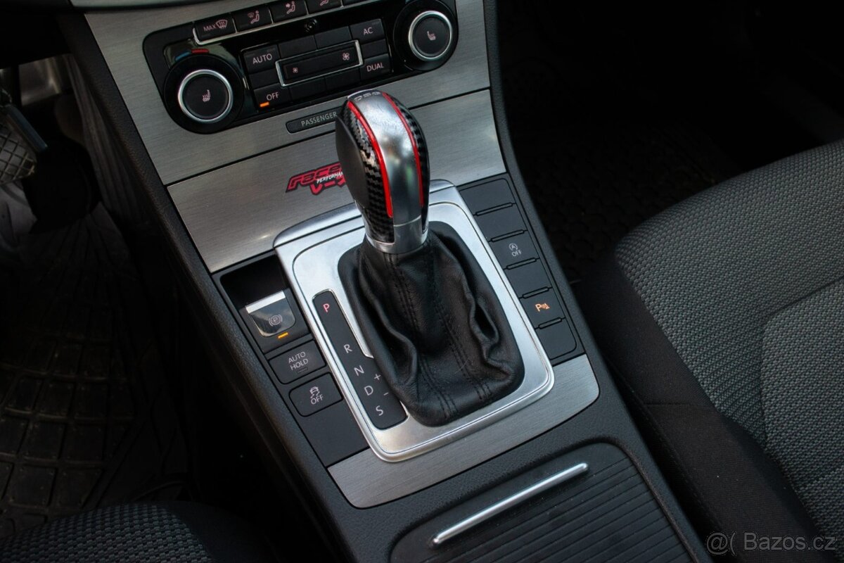 Volkswagen Passat B7 Combi 2.0 TDI DSG - 12
