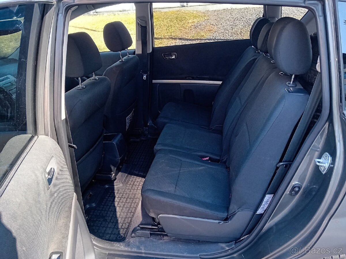 Toyota corrola verso - 12