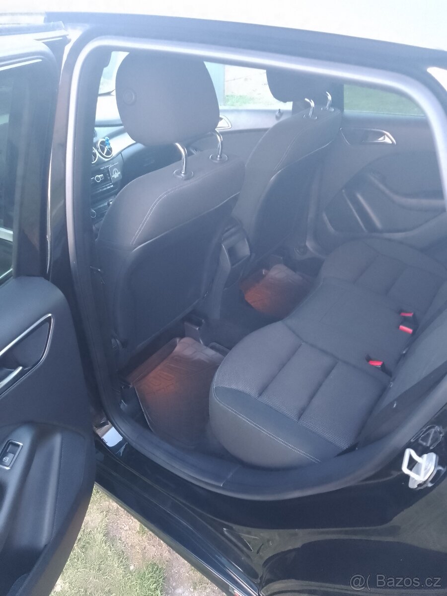 Mercedes Benz B180 - 12