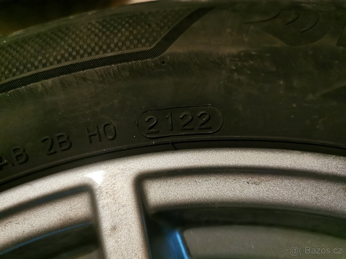 BMW 3 (G20) - originál 17" alu s letnými pneu 6+mm DOT 22 - 12