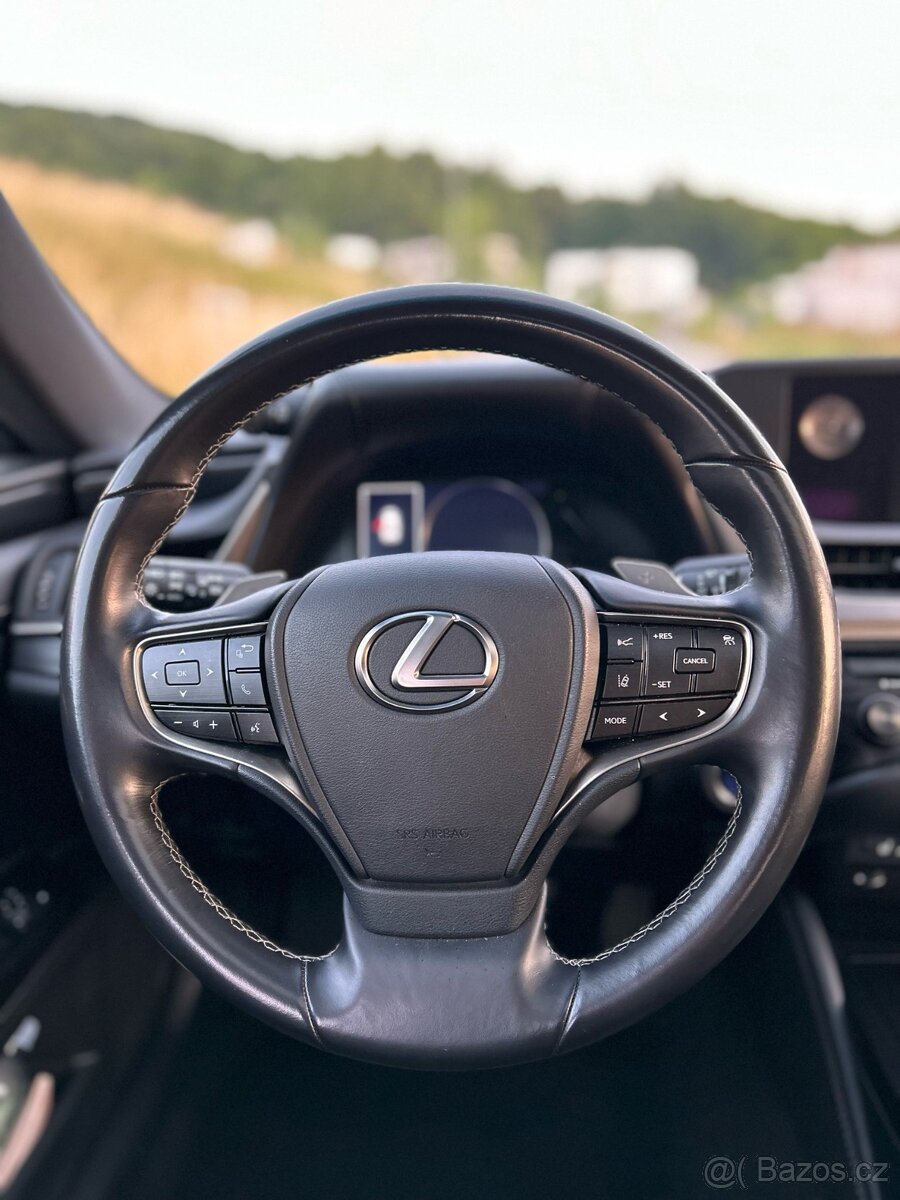 LEXUS ES300h - 12