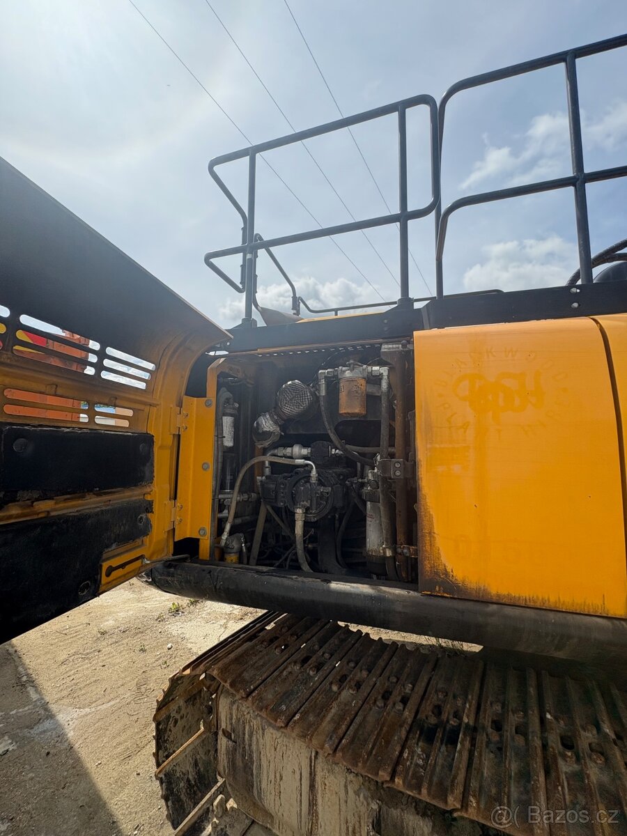 JCB – JS 220 LC 4 F - 12