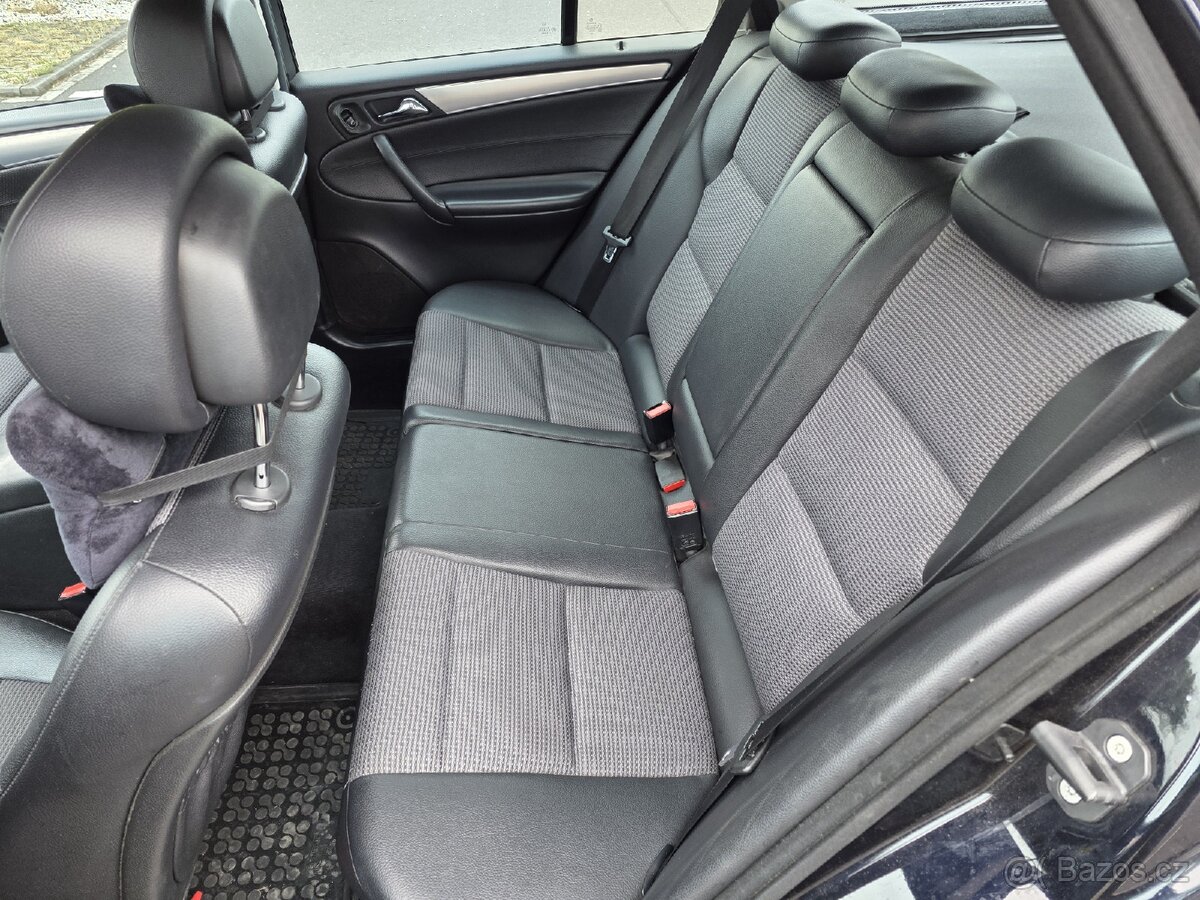 Mercedes-Benz C 220 CDI - 12