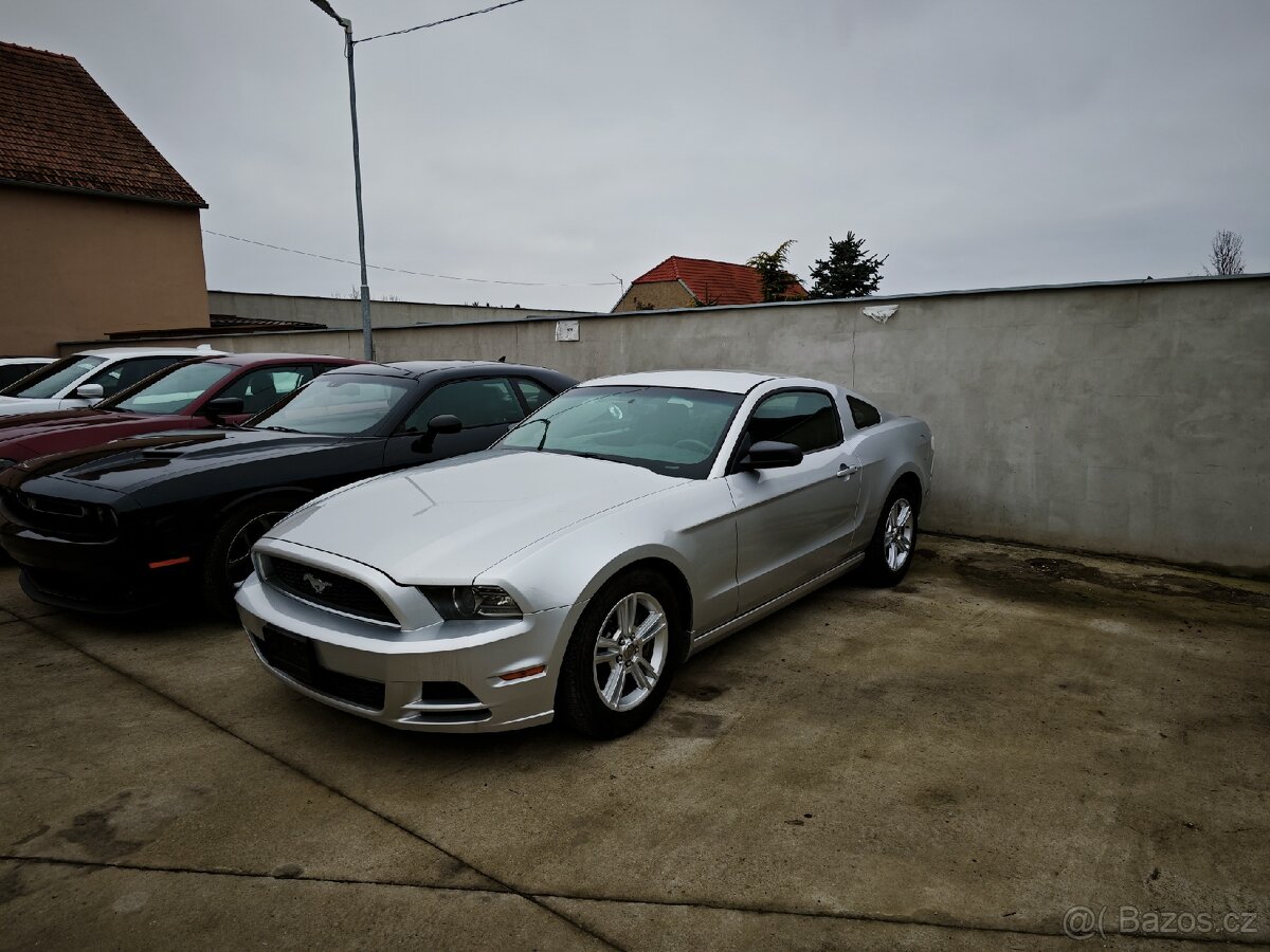 Ford Mustang 3.7 - 12