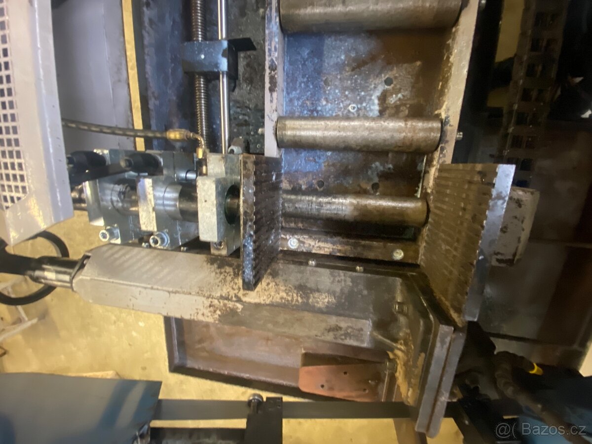 Pásová pila na kov Pilous ARG 240 D-NC - 12