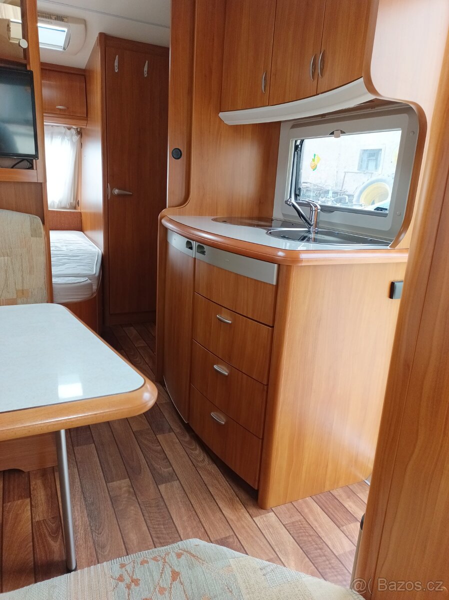 Hobby 410 SFE Excellent 2008 předstan a markýza - 12