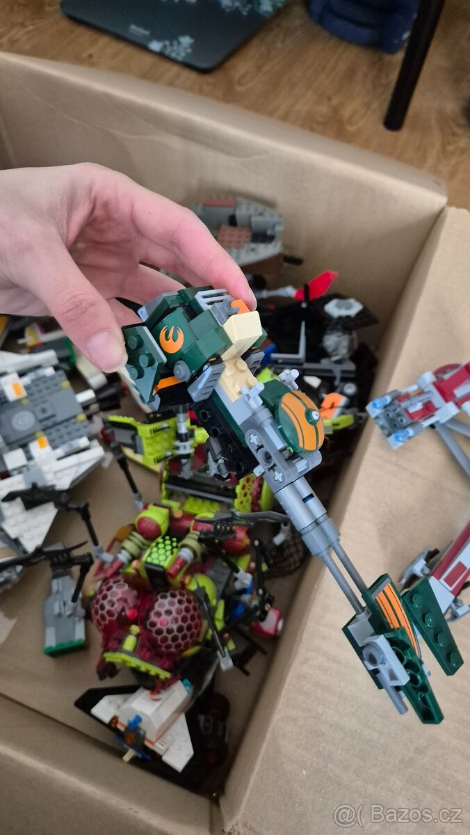 5,5 kg LEGO, celé sety - 12