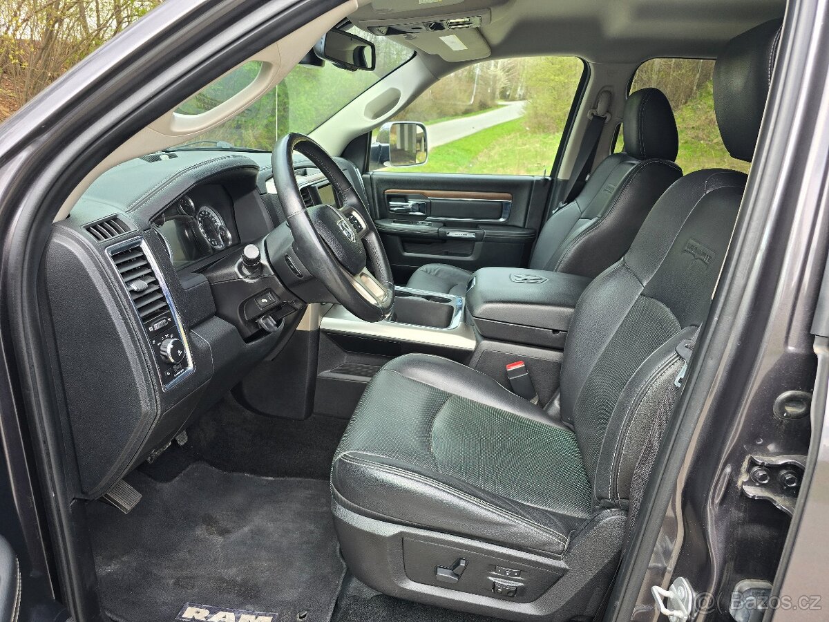 Dodge Ram, 1500 4x4 Laramie 5,7 Hemi NEBOURANÉ - 12