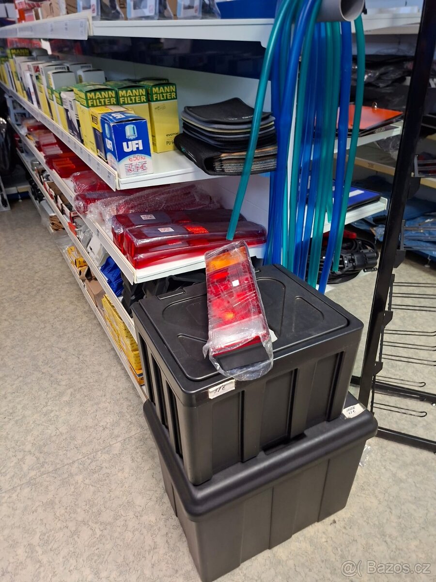 Prodám náhradní díly + autodoplňky pro kamiony. - 12