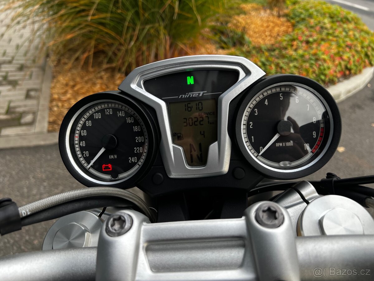 2016 BMW R nineT - 12