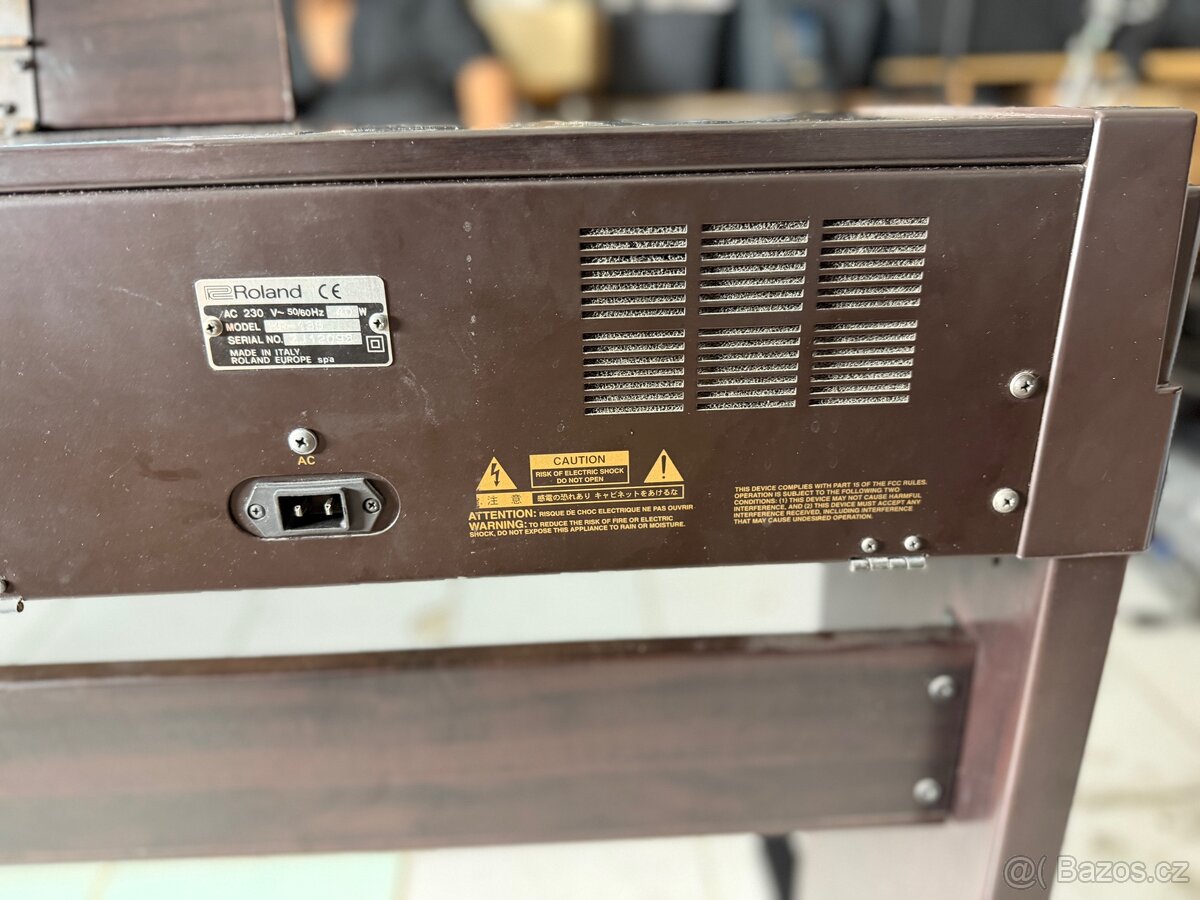 Digitální piano Roland HP-135 - 12