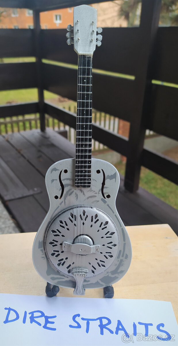 Zmenšené dřevěné repliky kytar k dekoraci (ruční práce) - 12