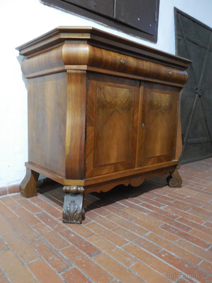 Skříňka komoda - 12