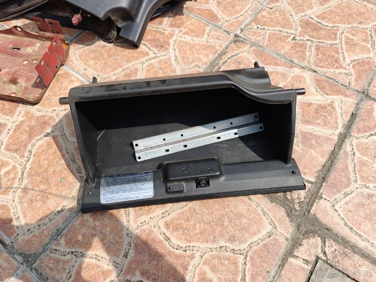 Díly nissan almera n15 - 12