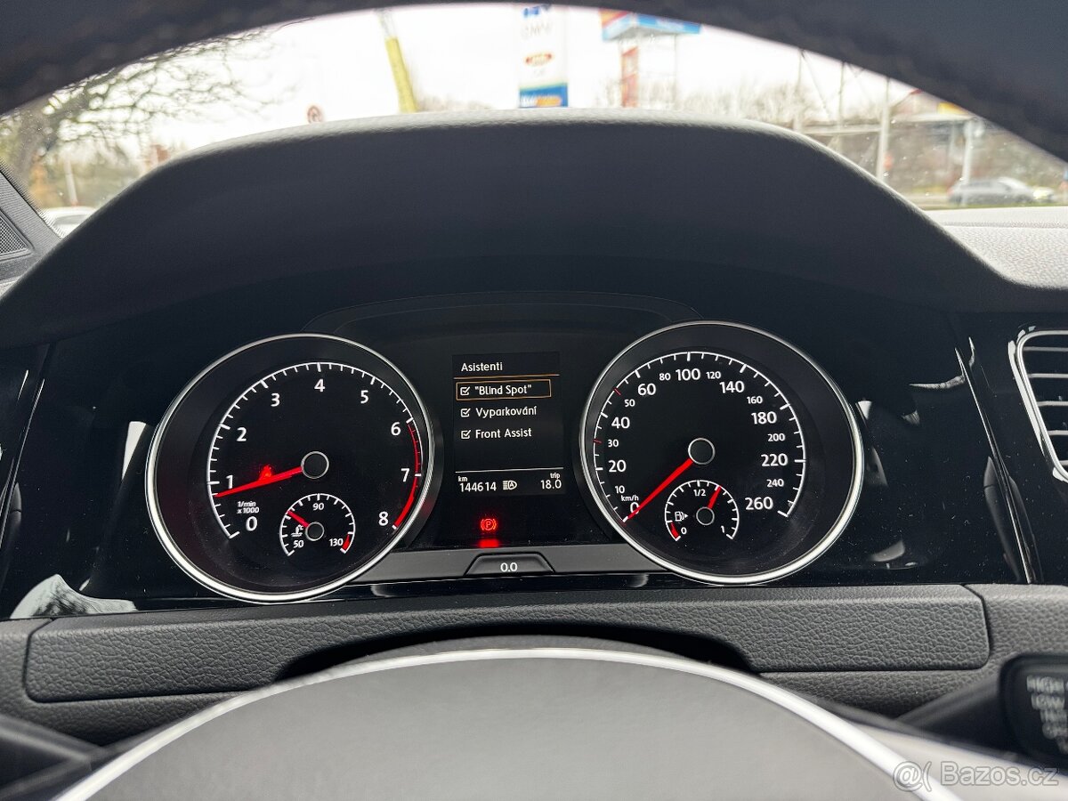 Volkswagen Golf 1.4 TSI 92kw, Edice 40 let, Výbava - 12