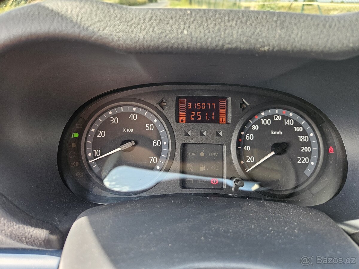 Renault clio 2 facelift - 12