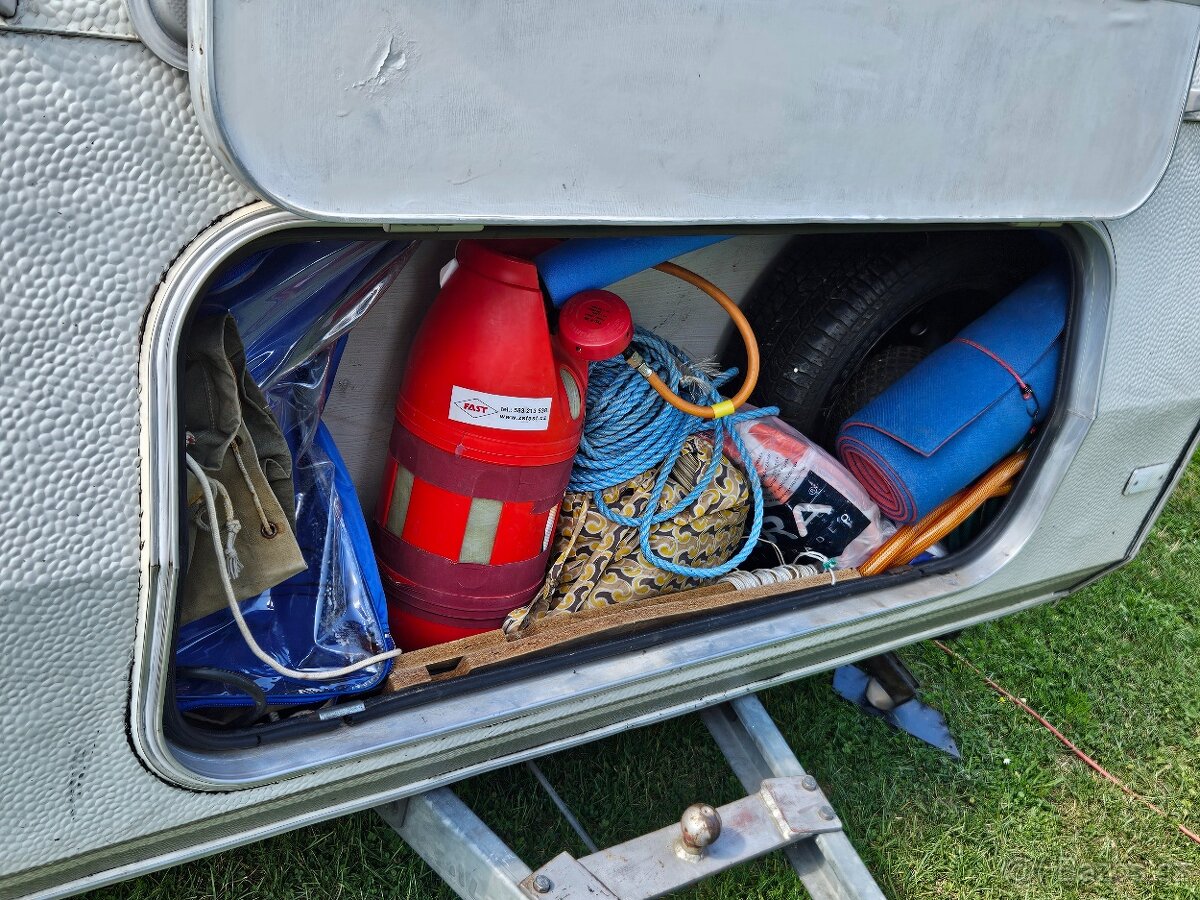 Karavan Knaus Südwind udržovaný,garážovaný,suchý.... - 12