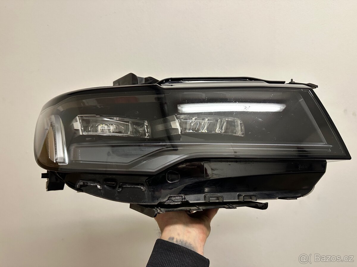 Cadillac Escalade světla - 12