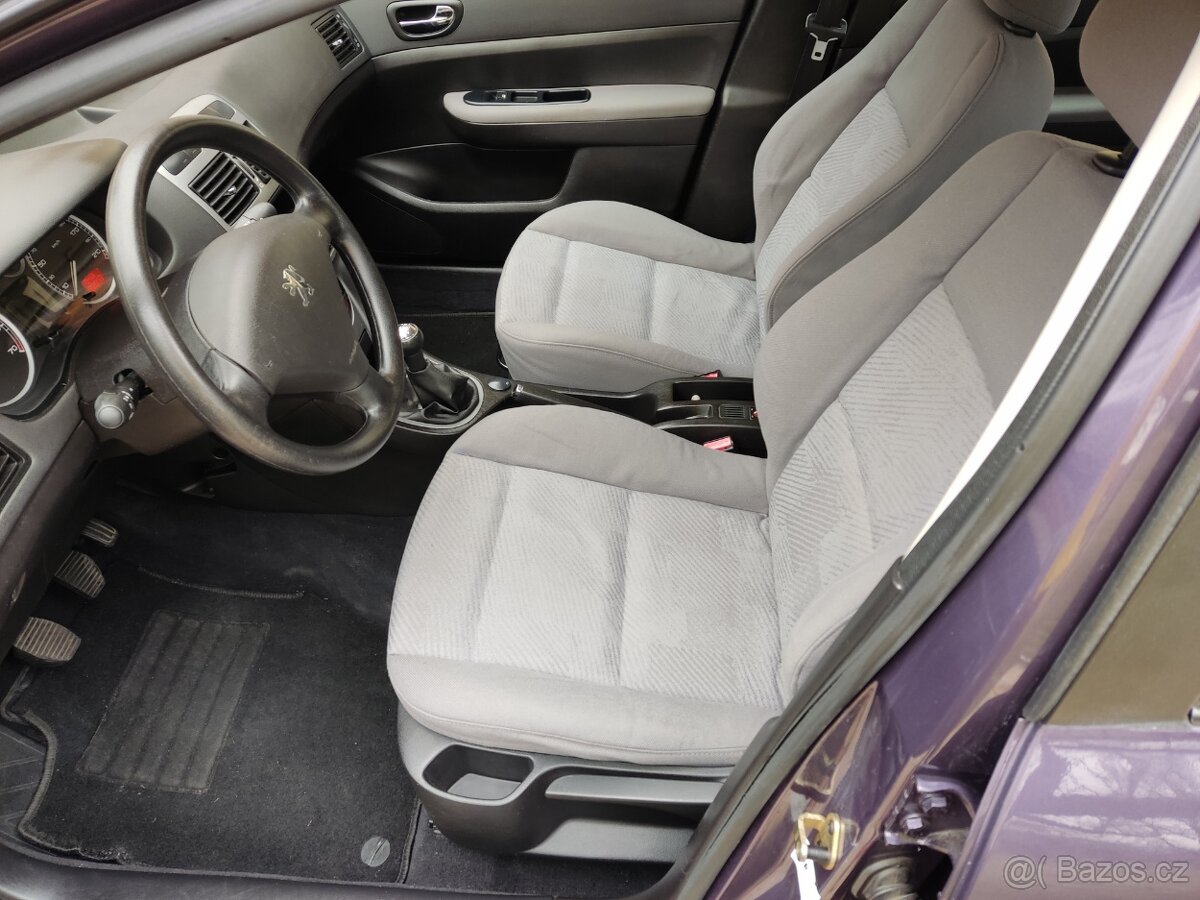 Peugeot 307 1,4 benzín - 12