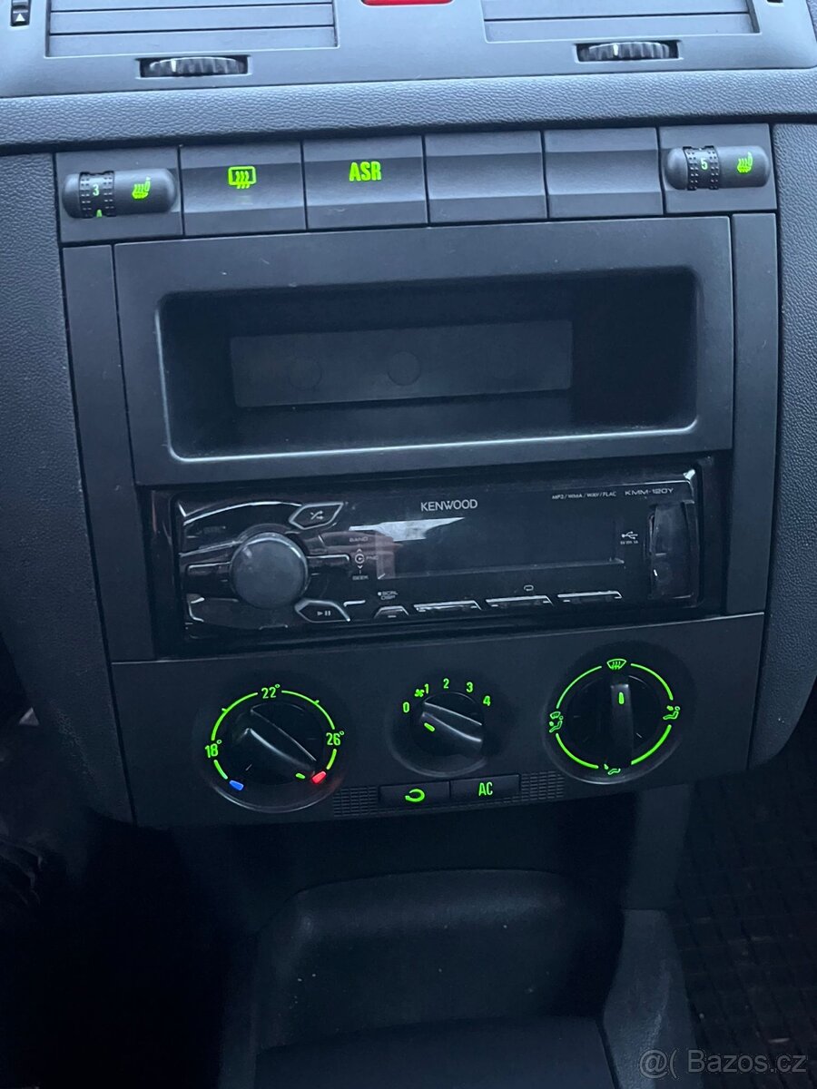 Škoda Fabia 1.4 BENZIN BEZ KOROZE 170 000km EXTRA VÝBAVA - 12