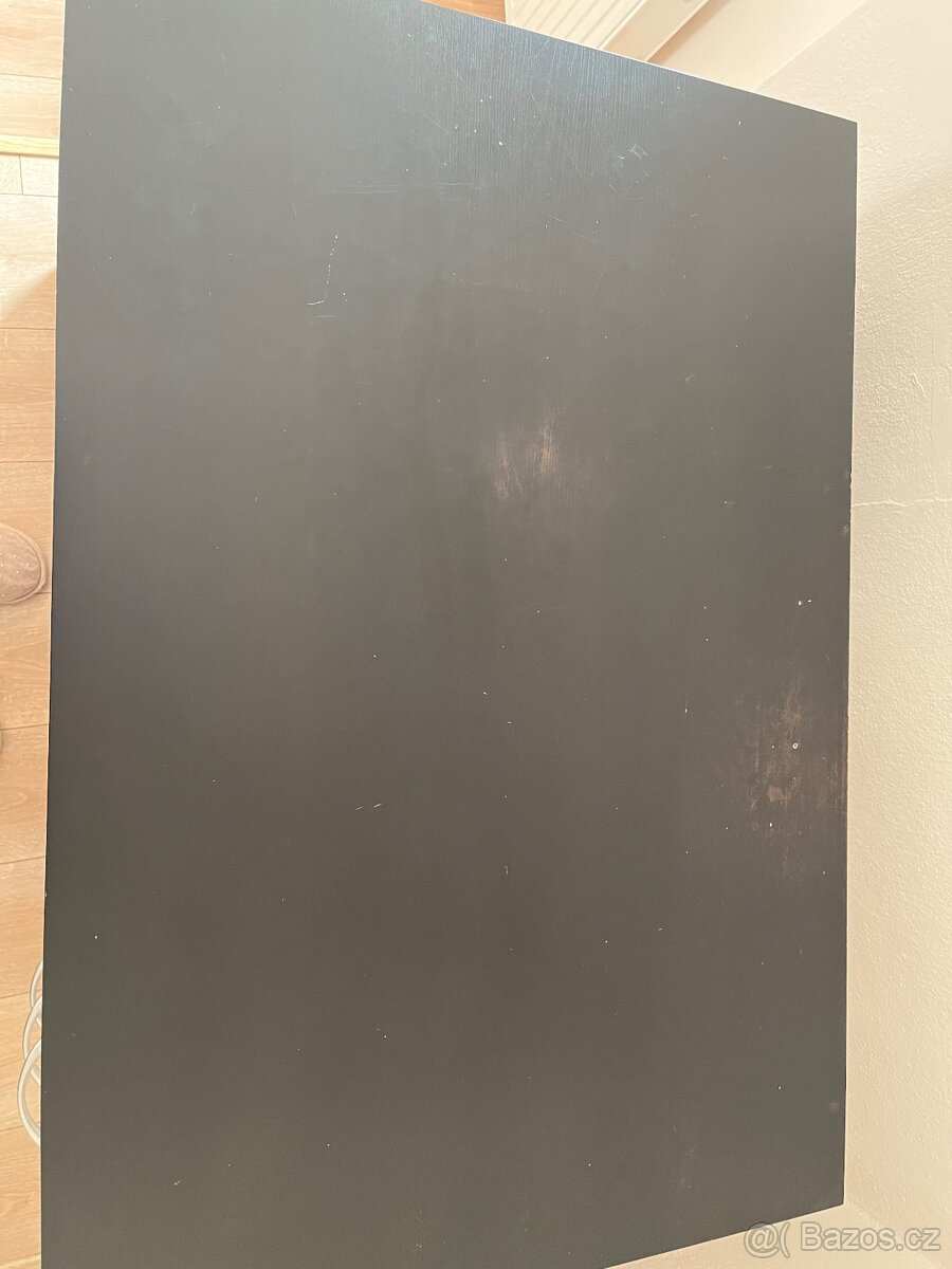 Kancelářský stůl - 12